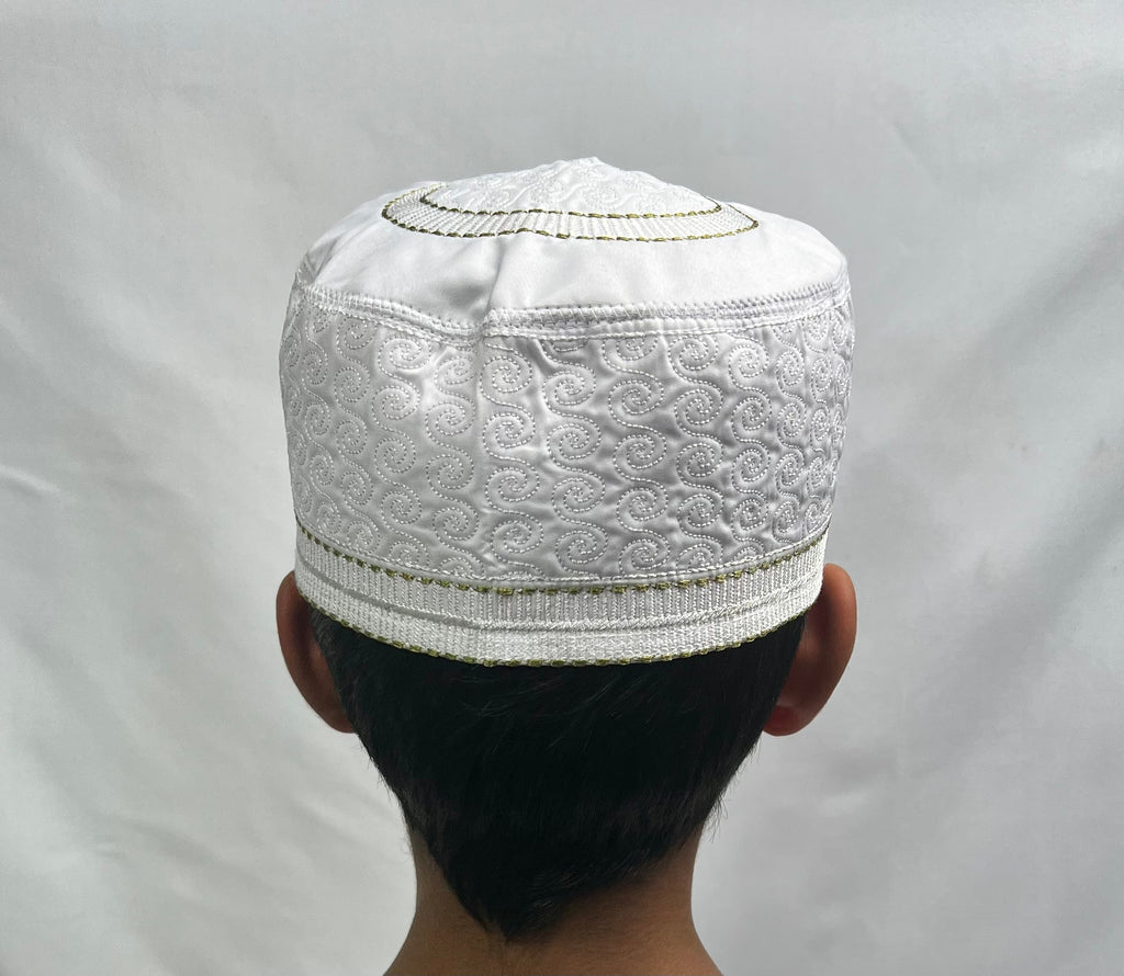 White hat topi kufi with contrast embroidery - Madyna