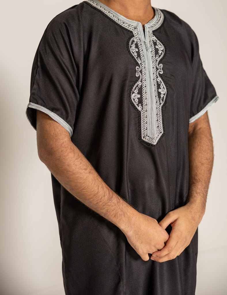 Black Moroccan Thobe / Jubba with Silver Embroidery Half Sleeves Size 56 - Madyna