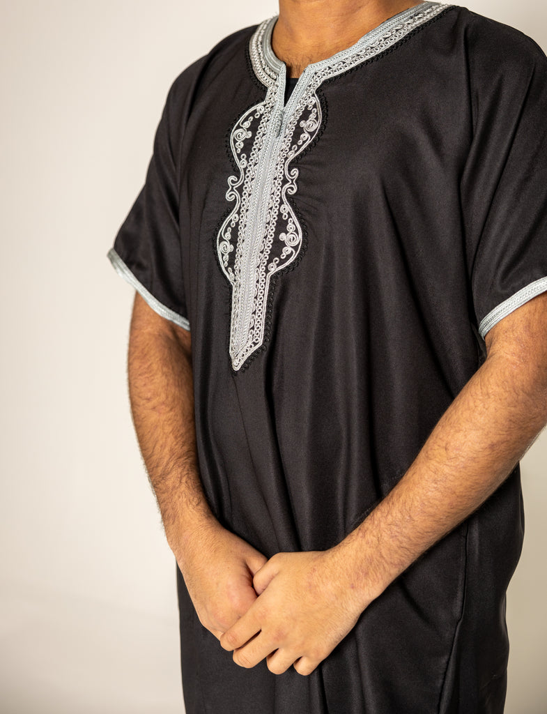 Black Moroccan Thobe / Jubba with Silver Embroidery Half Sleeves Size 56 - Madyna