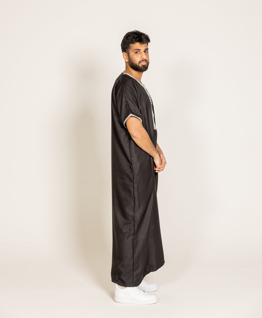Black Moroccan Thobe / Jubba with Silver Embroidery Half Sleeves Size 56 - Madyna