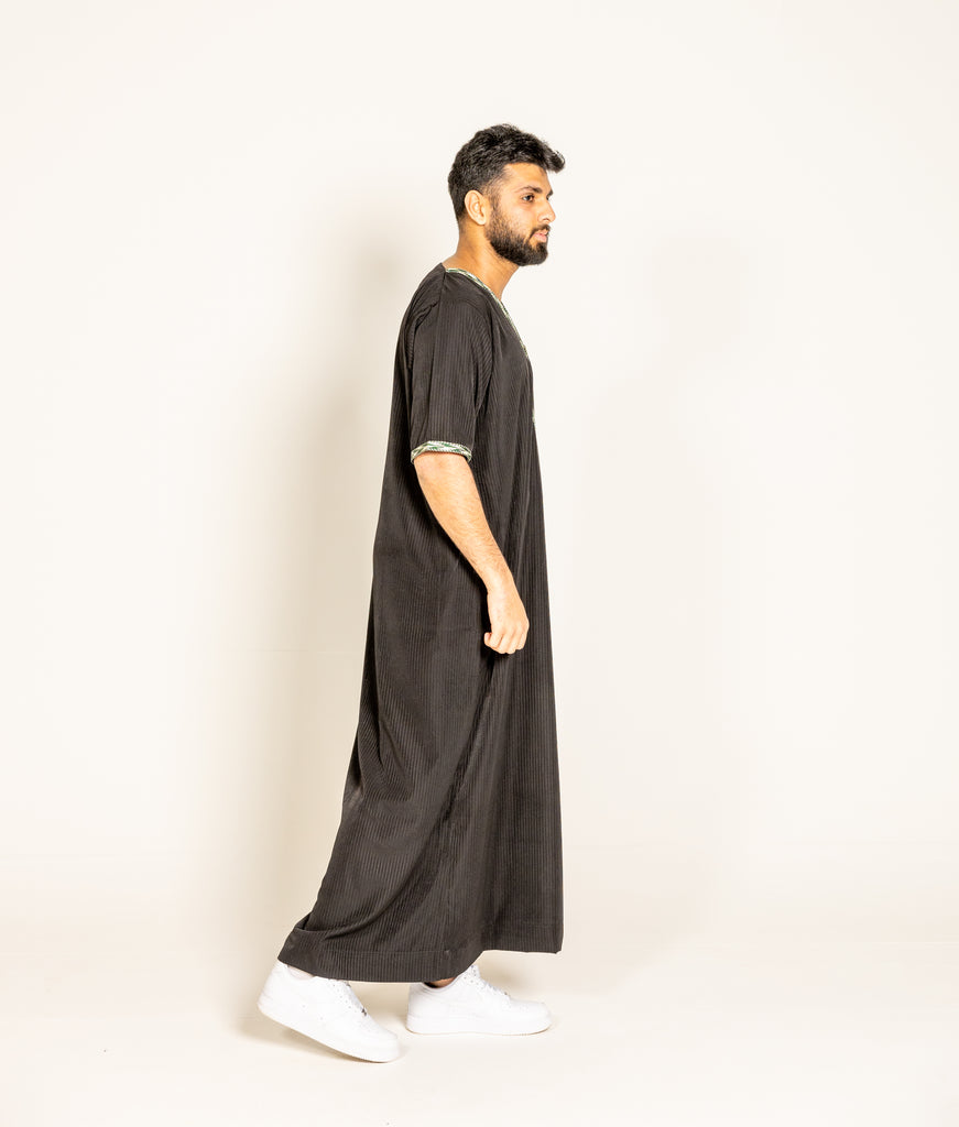 Black Pinstriped Moroccan Style Half Sleeve Thobe Jubba Relaxed fit Low neck - Madyna
