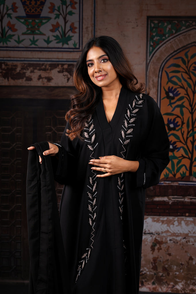 Maryam Luxury Abaya Black with Embroidered Frontal Design Exclusive Look - Madyna