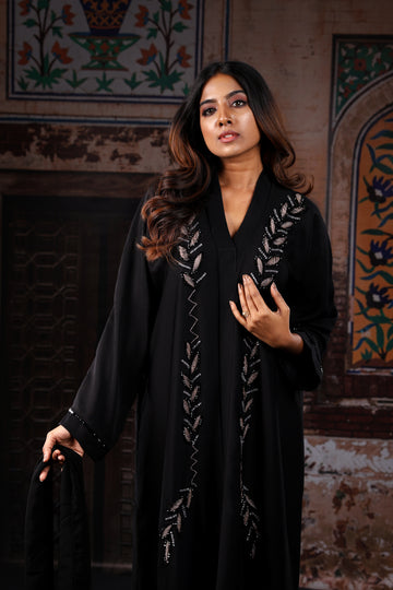 Maryam Luxury Abaya Black with Embroidered Frontal Design Exclusive Look - Madyna