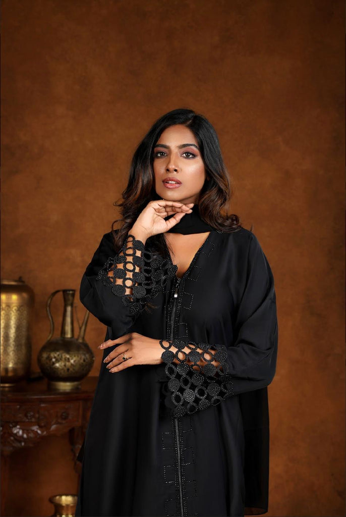 Aaliyah Black Comfort Abaya Full Zip Unique Sleeve Design - Madyna