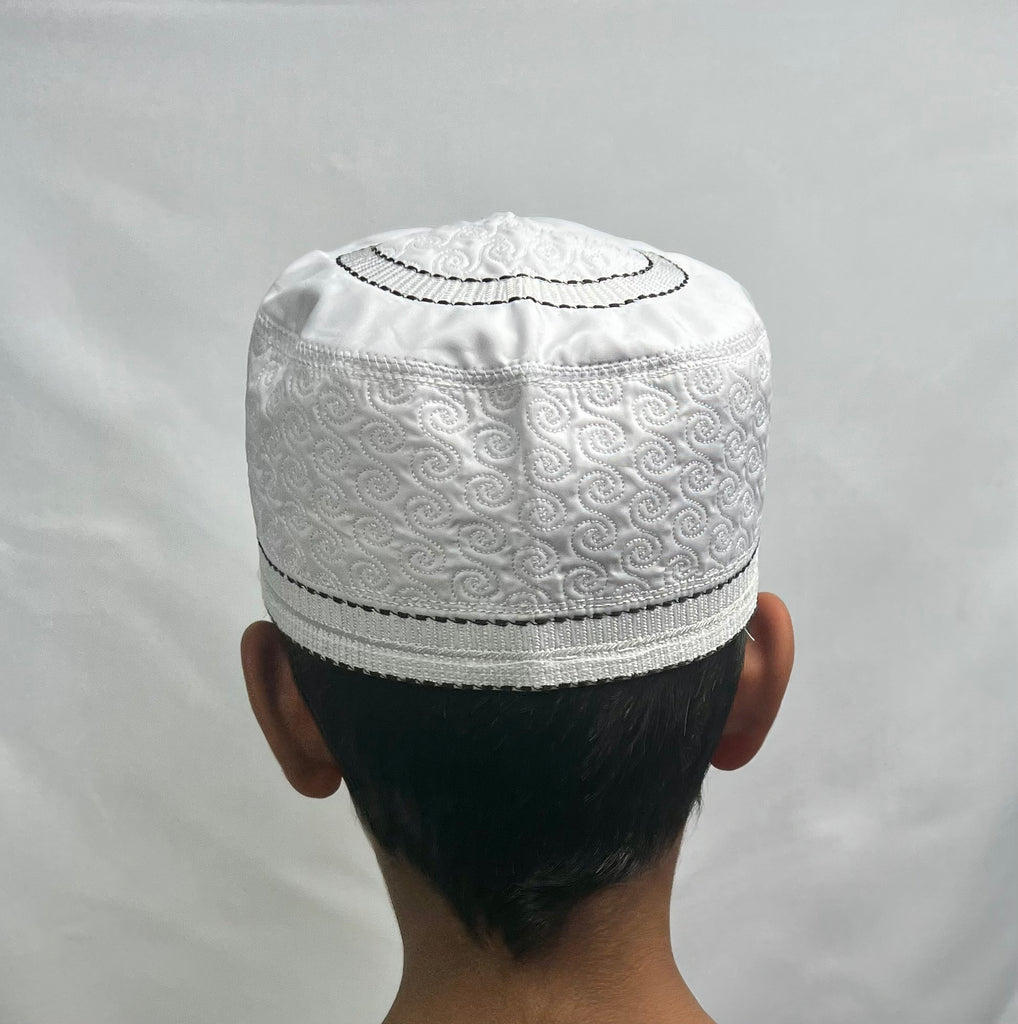 White hat topi kufi with contrast embroidery - Madyna