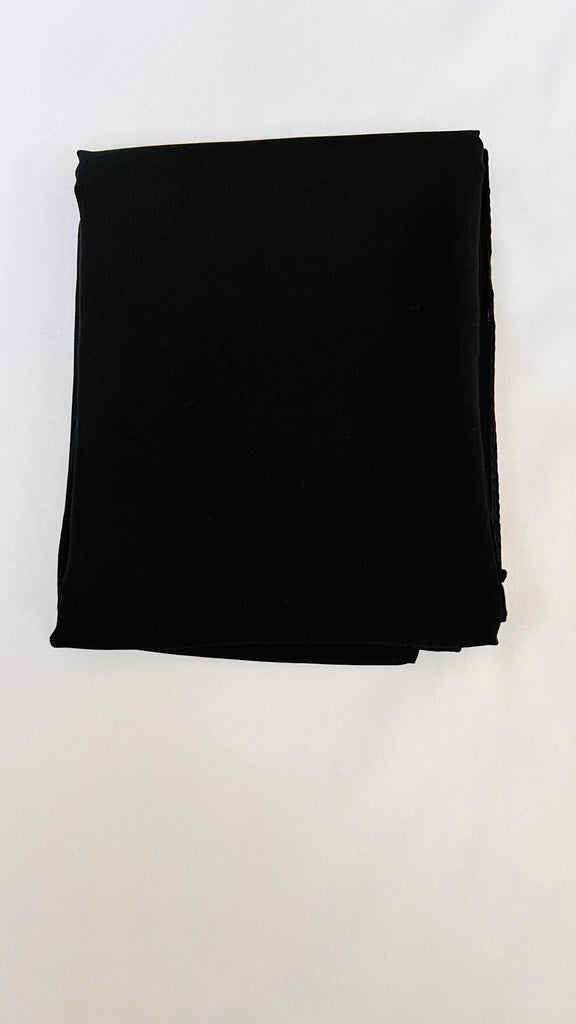 Farah Black Button Detail Front Closed Abaya Comfort Fit - Madyna