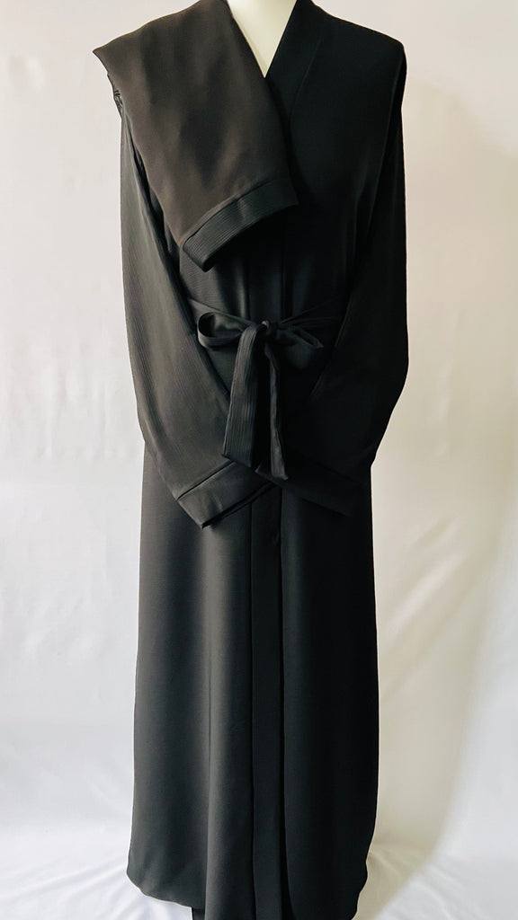 Front Open Plain Black Zoom Abaya - Madyna