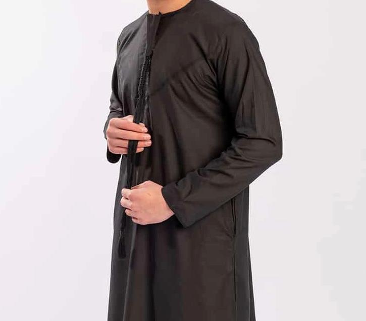 Black Simple Emirati Thobe | Jubba | Kandura (Removable Tassel) - Madyna